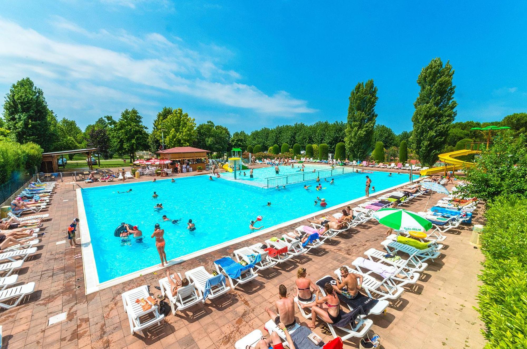 Eurocampingpacengo Hotel Lazise Exterior photo
